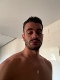 Carl242000 — вебкам-модель онлайн на stripchat
