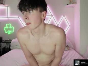 alfiegreenxxx — вебкам-модель онлайн на chaturbate