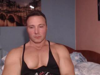 Hunky Muscle — вебкам-модель онлайн на flirt4free