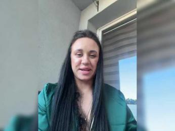 Tommi-Cherry — вебкам-модель онлайн на bongacams