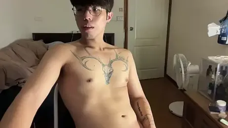 Uzii_310 — вебкам-модель онлайн на stripchat