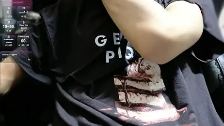 Pui-Ch — вебкам-модель онлайн на stripchat