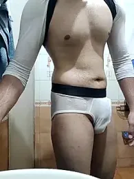 hunkfreakin — вебкам-модель онлайн на stripchat