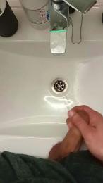 LBallester — вебкам-модель онлайн на cam4