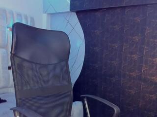 Cristal Lux — вебкам-модель онлайн на flirt4free