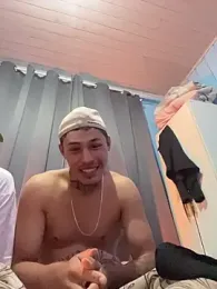 daniell15150 — вебкам-модель онлайн на stripchat