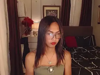 Nathalieheartt — вебкам-модель онлайн на stripchat