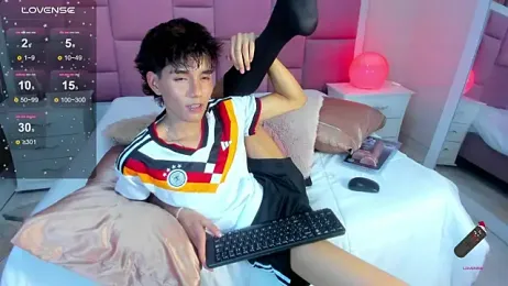 christopher_robin4 — вебкам-модель онлайн на stripchat