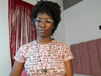 Tahira-20 — вебкам-модель онлайн на bongacams