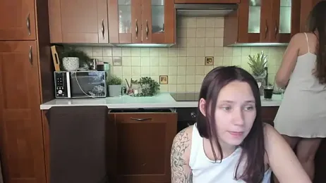 HotCaramellsTV — вебкам-модель онлайн на stripchat