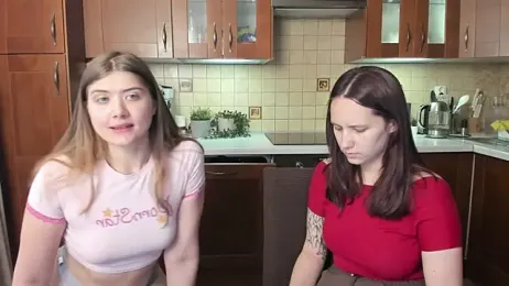 HotCaramellsTV — вебкам-модель онлайн на stripchat