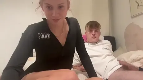 arabellavalentinee — вебкам-модель онлайн на stripchat
