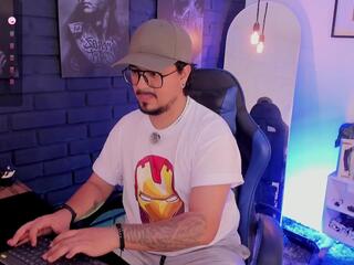 David Starrs — вебкам-модель онлайн на flirt4free