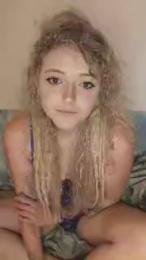 AkeiaH — вебкам-модель онлайн на cam4