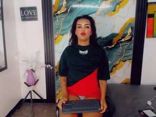 alejandra-montenegro — вебкам-модель онлайн на camsoda
