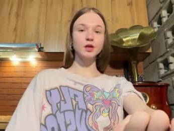 nloraaa — вебкам-модель онлайн на chaturbate