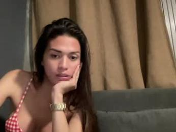 cheskahouston — вебкам-модель онлайн на chaturbate