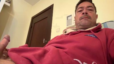 miky334 — Cam4 stream photo (May 2026)