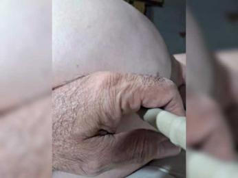 Leoncarpita — вебкам-модель онлайн на bongacams