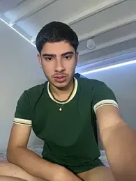 ApoloGray__ — Stripchat stream photo (May 2026)