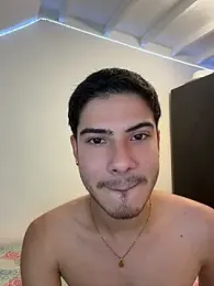 ApoloGray__ — Stripchat stream photo (May 2026)