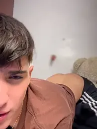 Naim_TheKing — вебкам-модель онлайн на stripchat