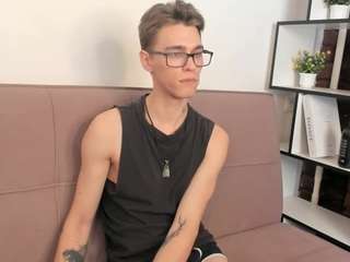 mistralcrush — вебкам-модель онлайн на camsoda