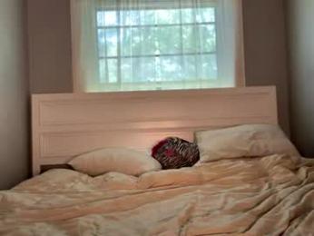 petitegirluvsdick — Chaturbate stream photo (Jul 2026)