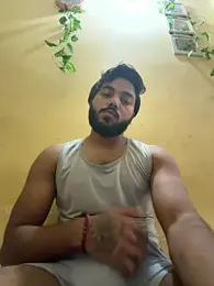 Top_Reyanshh — вебкам-модель онлайн на stripchat