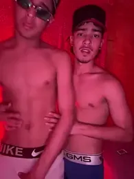 Cuteathleticboys — вебкам-модель онлайн на stripchat