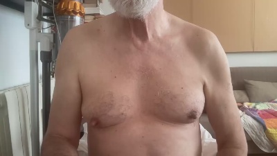 erre4fff — вебкам-модель онлайн на cam4