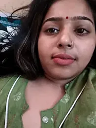 Cute-Simmi69 — вебкам-модель онлайн на stripchat