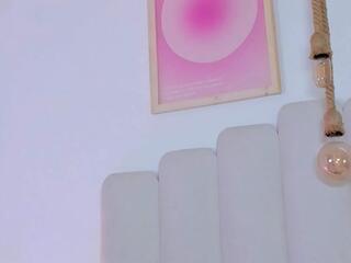 Pearl Moon — Flirt4free stream photo (Apr 2026)