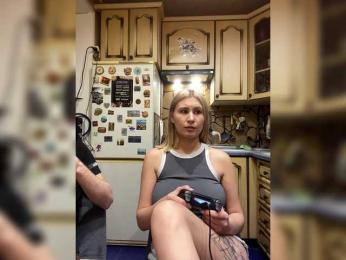 _Magic_ — вебкам-модель онлайн на bongacams