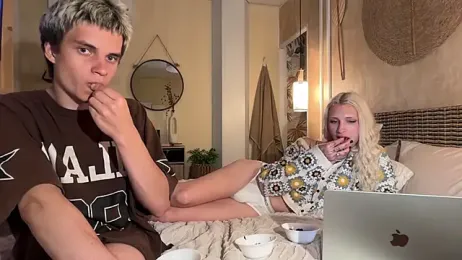 twl8vibe — вебкам-модель онлайн на stripchat