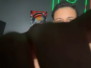 l-laross — Stripchat stream photo (Jan 2026)