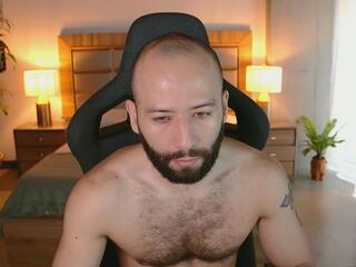 Justin Hilton — вебкам-модель онлайн на flirt4free