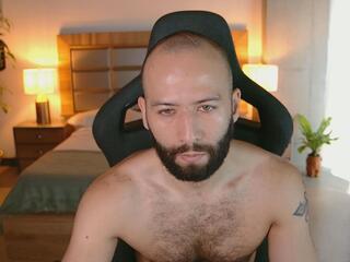 Justin Hilton — вебкам-модель онлайн на flirt4free