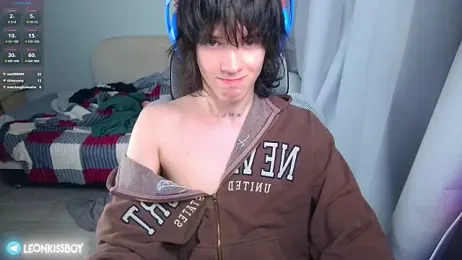 LeonBoykisser — вебкам-модель онлайн на stripchat