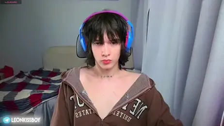 LeonBoykisser — вебкам-модель онлайн на stripchat