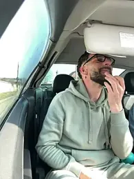 Michel_huge — Stripchat stream photo (Mar 2026)