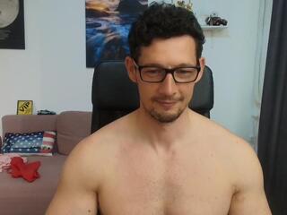 Brutus K — вебкам-модель онлайн на flirt4free