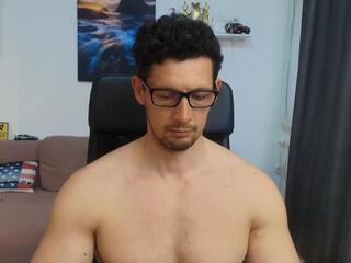 Brutus K — вебкам-модель онлайн на flirt4free