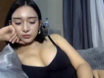 kimhugeisforyou — вебкам-модель онлайн на chaturbate
