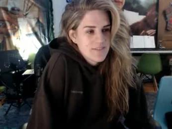 katiecutie_5 — вебкам-модель онлайн на chaturbate