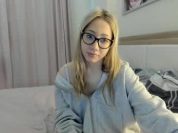pink_magic — Chaturbate stream photo (Nov 2024)