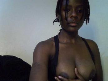Blackdiva-11 — вебкам-модель онлайн на bongacams