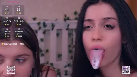 vivid_girls_vg — вебкам-модель онлайн на stripchat