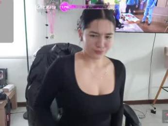 emma_johnson_ — вебкам-модель онлайн на chaturbate