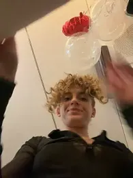 -AngelAri- — Stripchat stream photo (Mar 2026)